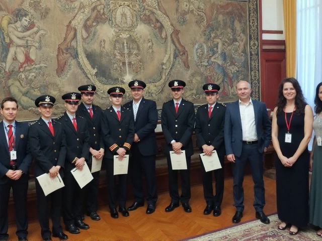 Trenitalia, sette nuovi controllori giurano in Comune a Cagliari: più controlli sui treni regionali